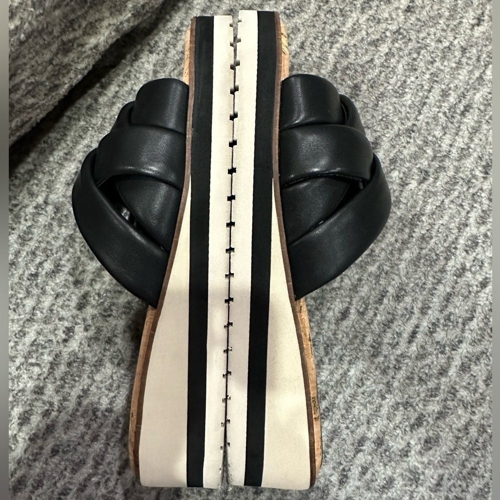 Vince Camuto black leather braided slides/sandals with cork soles and soft soles - Picture 6 of 8